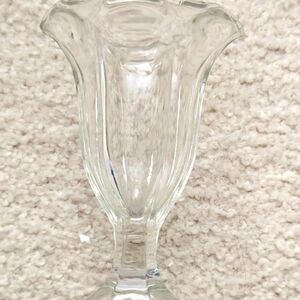 Vintage Old Fashion Ice cream Sundae Glass or Elegant Clear Glass Vase